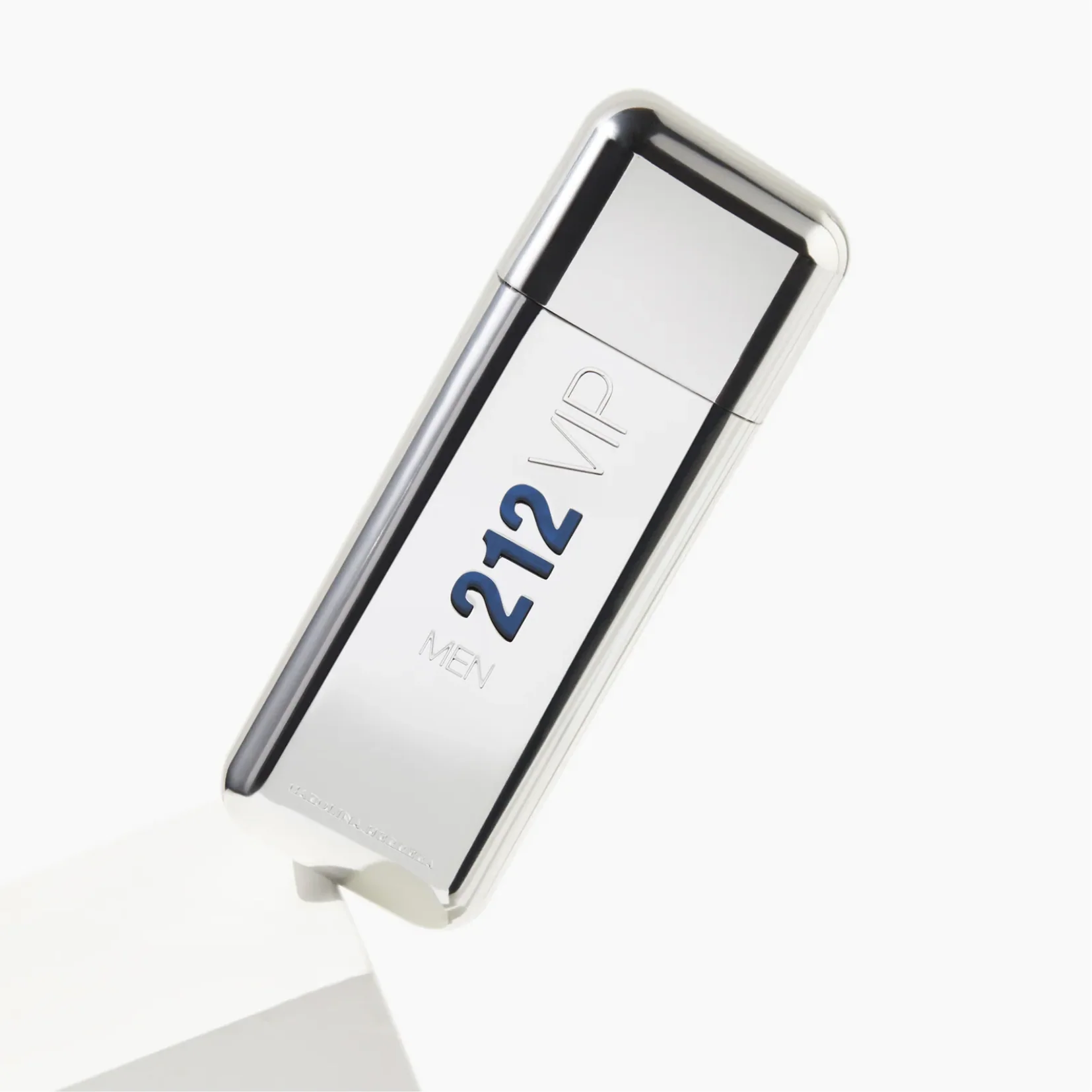 Carolina Herrera 212 VIP Eau de Toilette for Men - Image 3
